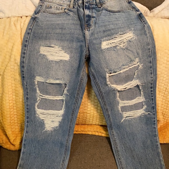 Everyone’s favorite denim - Picture 2 of 3